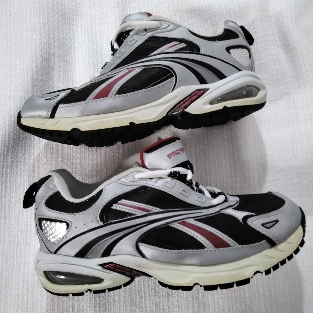 Pro Spirit Woman Size 6 Athletic Gear Tennis Shoes NEW *1